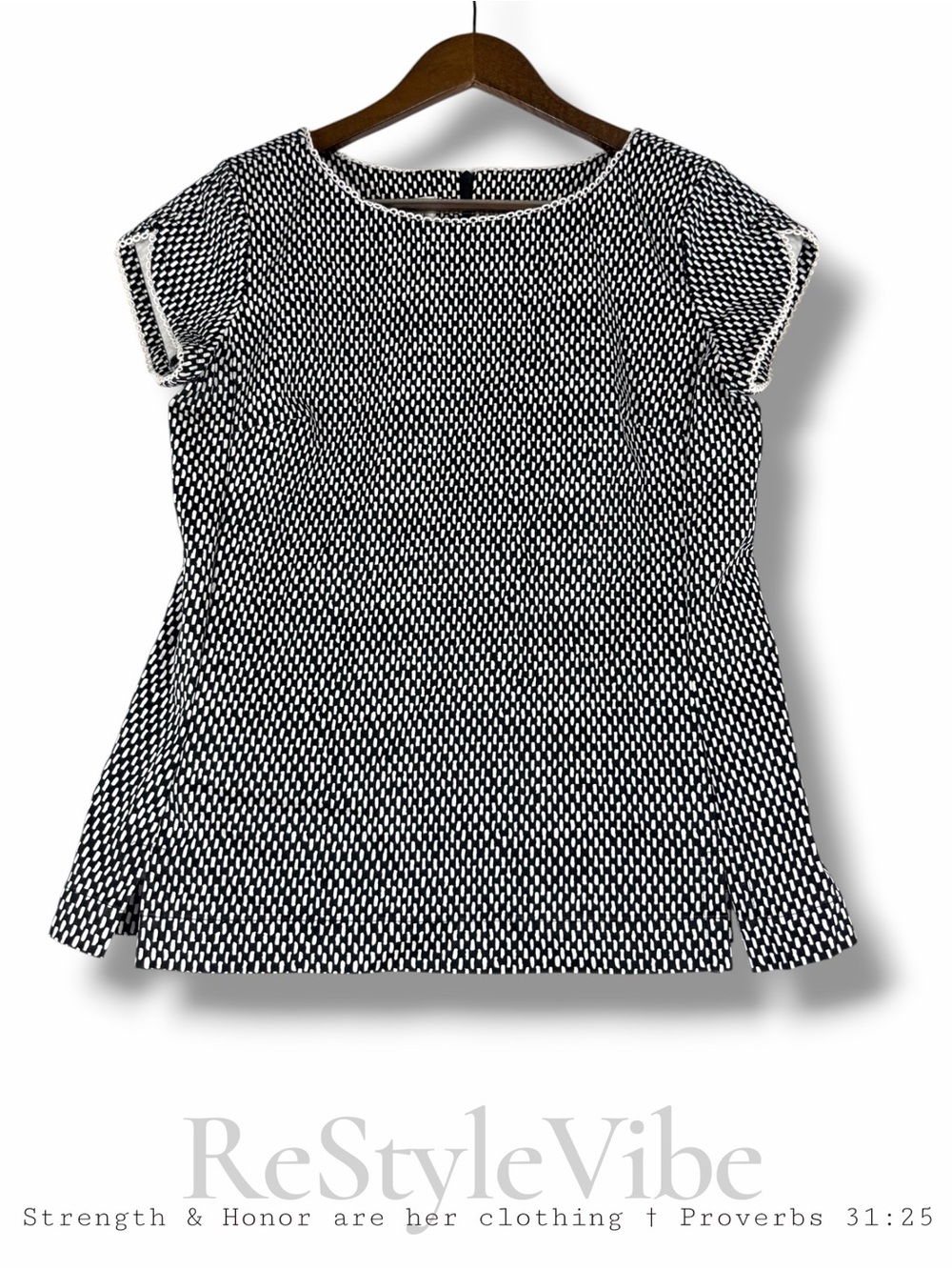 SARA CAMPBELL Women’s Size S Blouse Top Short Sleeve Shirt Patterned Crewneck